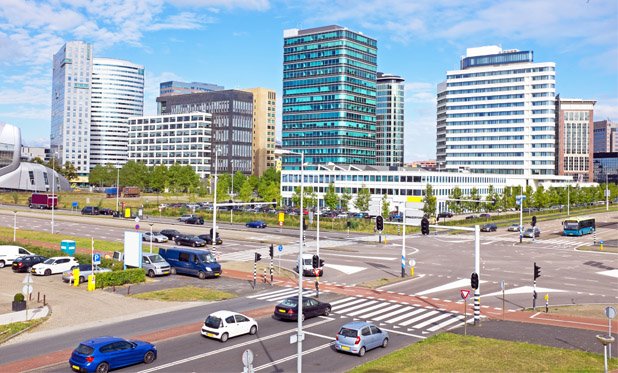 Alleen nog schone auto's welkom in Amsterdam vanaf 2030