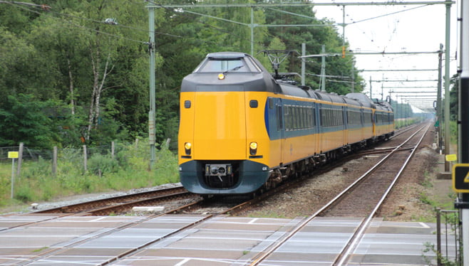 Lopen we straks risico op coronabesmetting via de airco in vliegtuig en trein