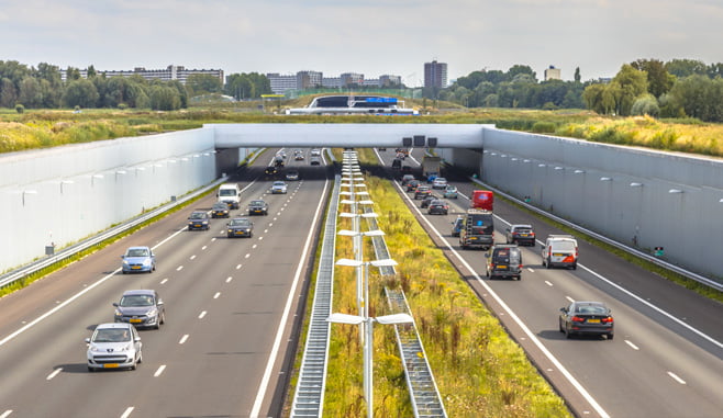 VVD Rotterdam wil onderzoek naar haalbaarheid bouwen boven de snelweg