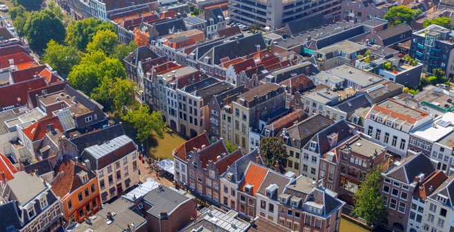 Fel protest in Amsterdam tegen het falend woonbeleid in Nederland