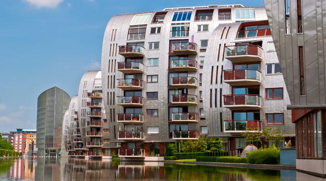 Het balkon moet groter en comfortabeler om stadsleven te veraangenamen