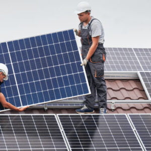 Eigenaren van zonnepanelen krijgen van Eneco veel minder uitgekeerd voor hun terug geleverde stroom