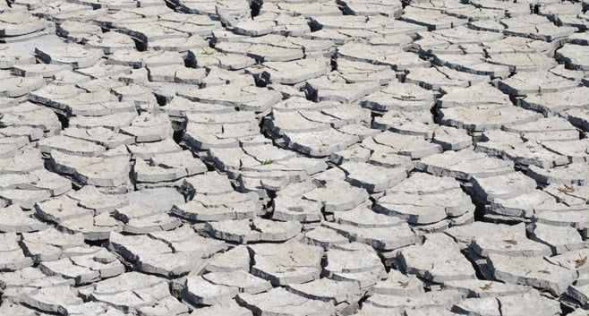 Huizen in Nederland verzakken als gevolg van de langdurige droogte