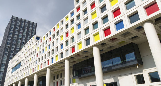 Oproep aan buitenlandse studenten kom alleen naar Nederland als je woonruimte hebt