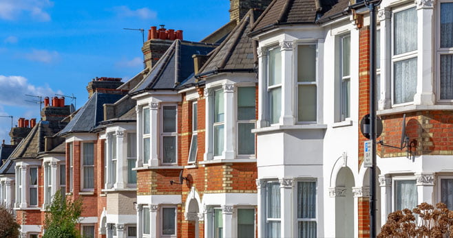 Huizenprijzen in het Verenigd Koninkrijk hard onderuit