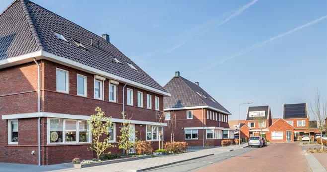 Woningtekort in Nederland daalt licht